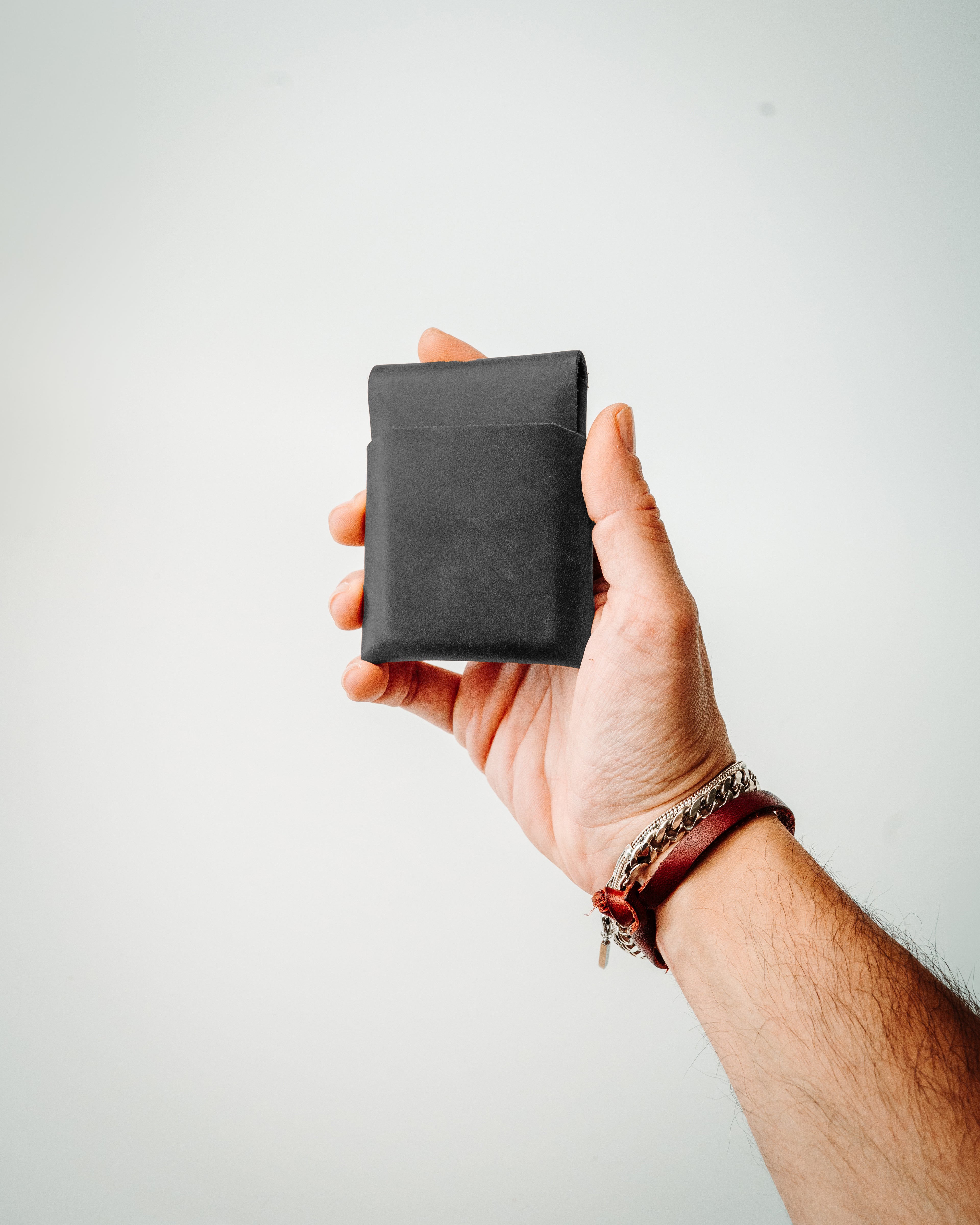 Minimalist EDC Leather Wallet – Stitchless Slim Cash Holder, Gift for Him & Her