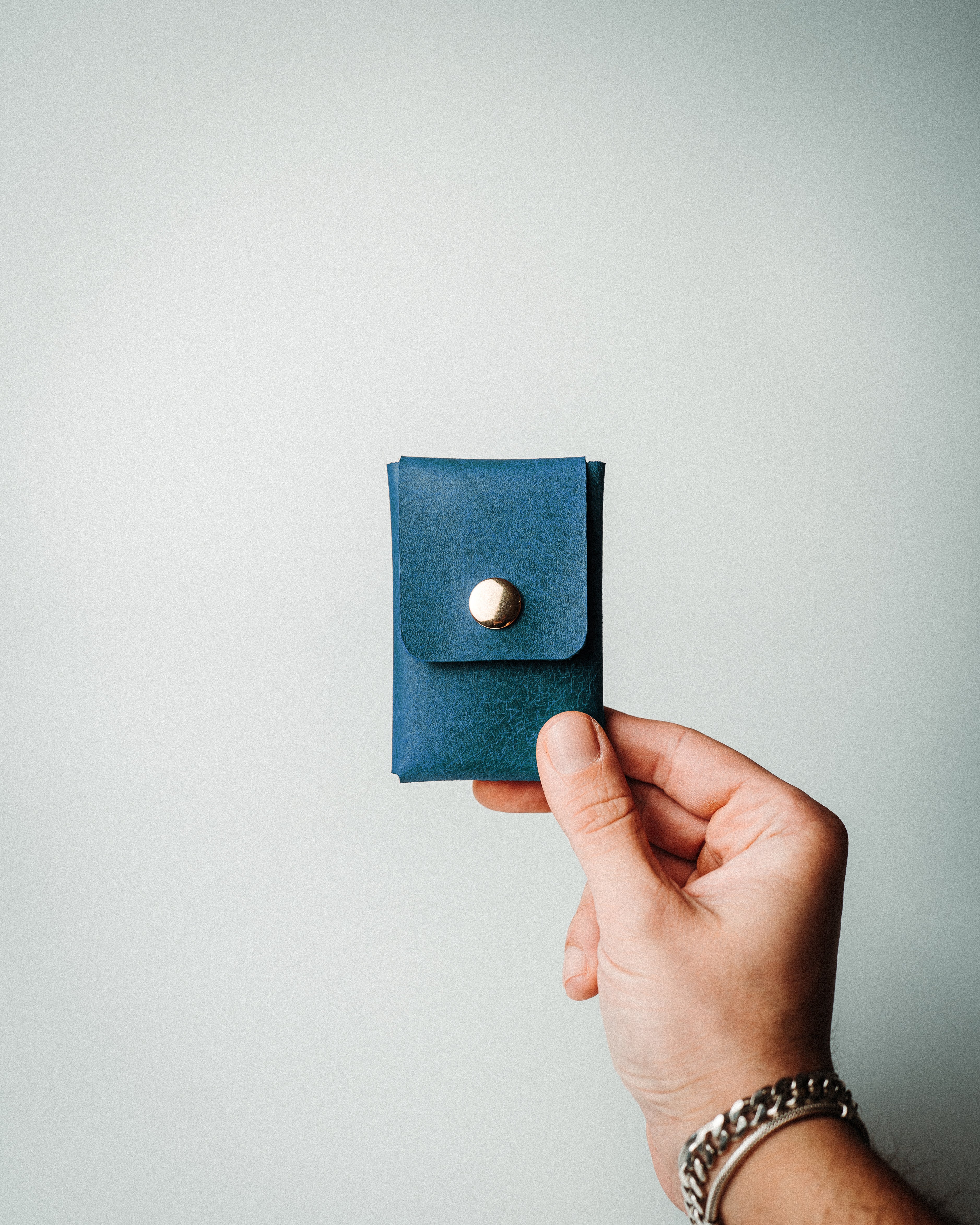 World’s Most Minimalist Wallet – Snap Pueblo Edition, Handmade Leather Card Holder