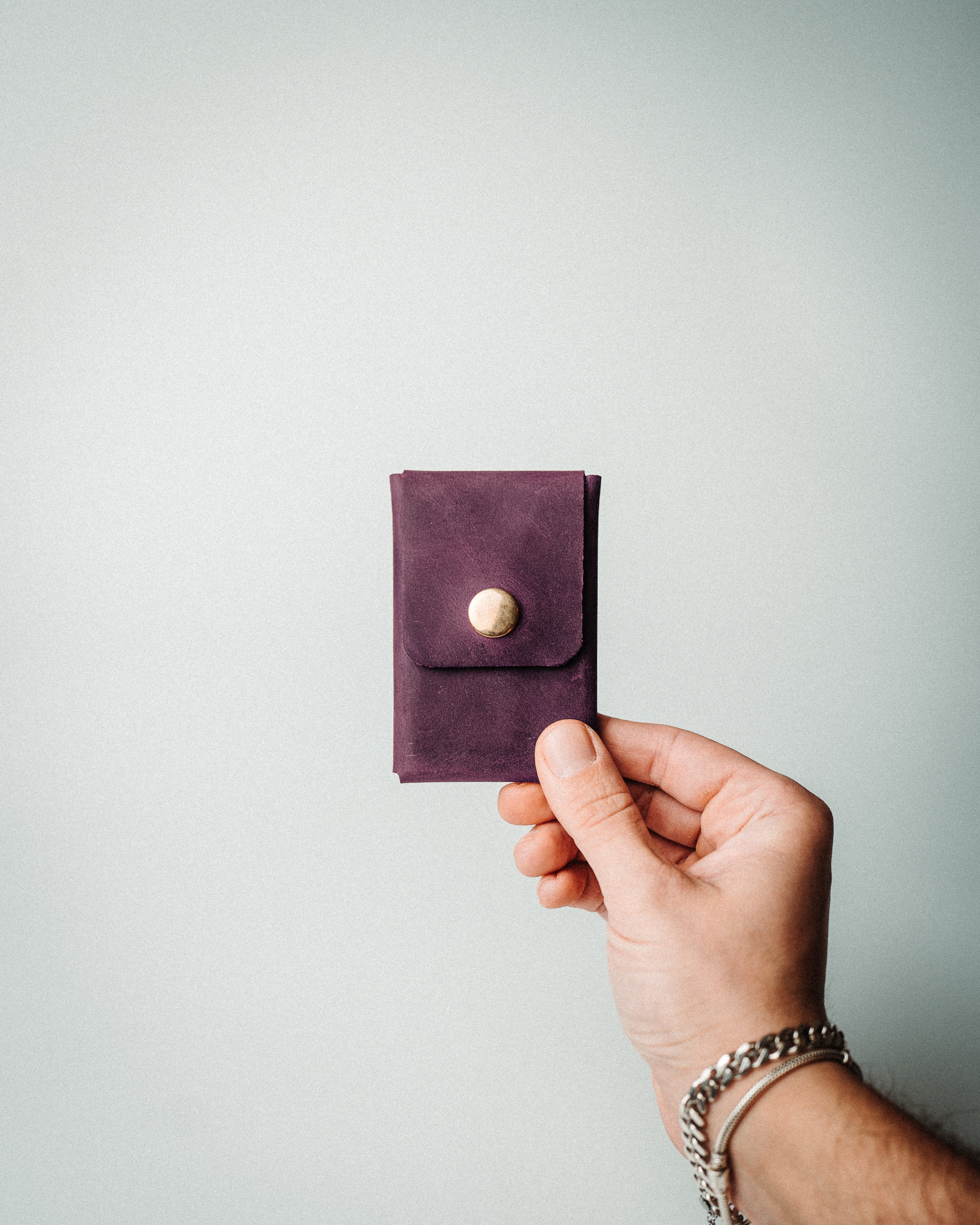 World’s Most Minimalist Wallet – Snap Version, Handmade Leather Card Holder