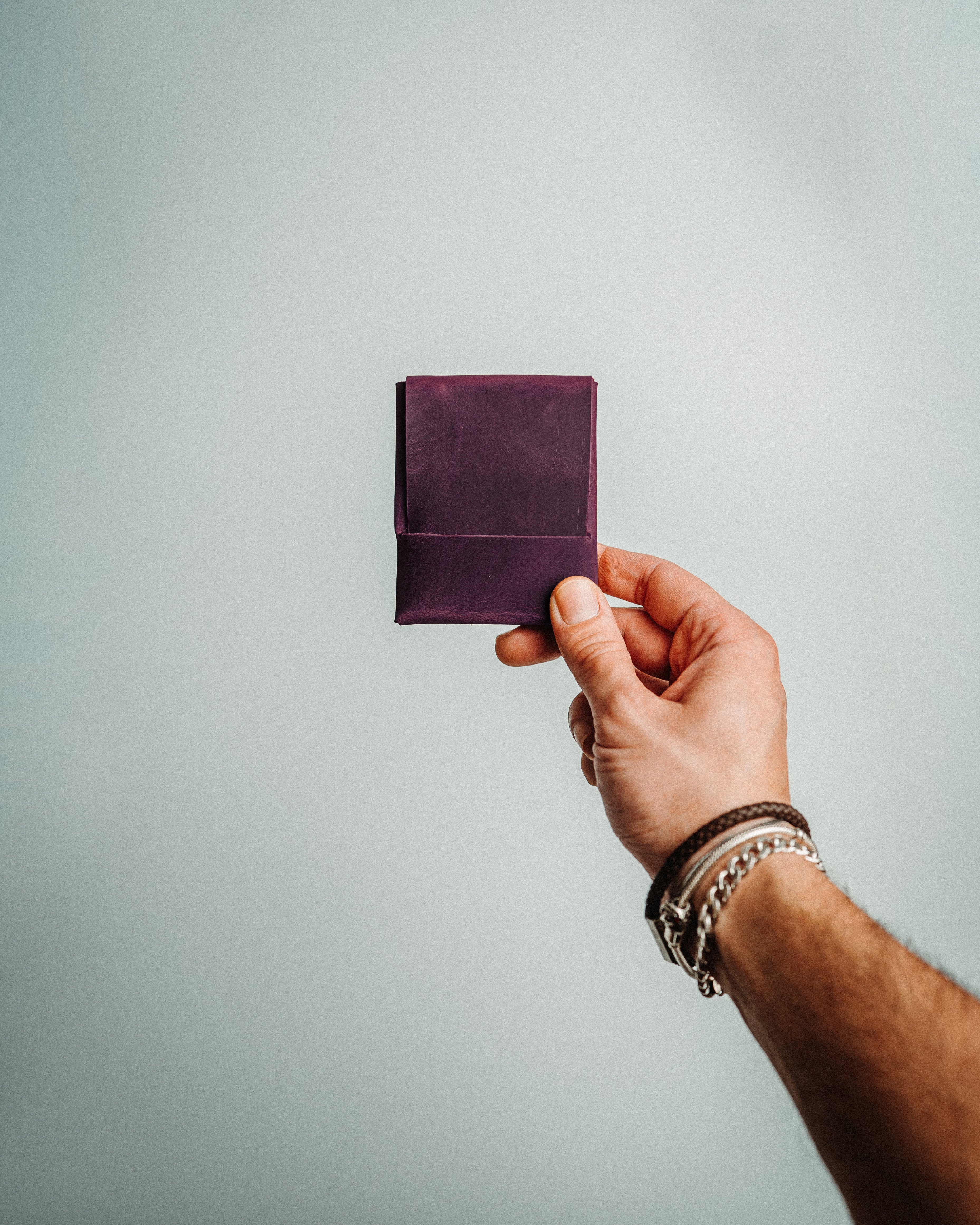 World’s Most Minimalist Leather Wallet – XL Edition, Slim Handmade Card Holder for Men & Women