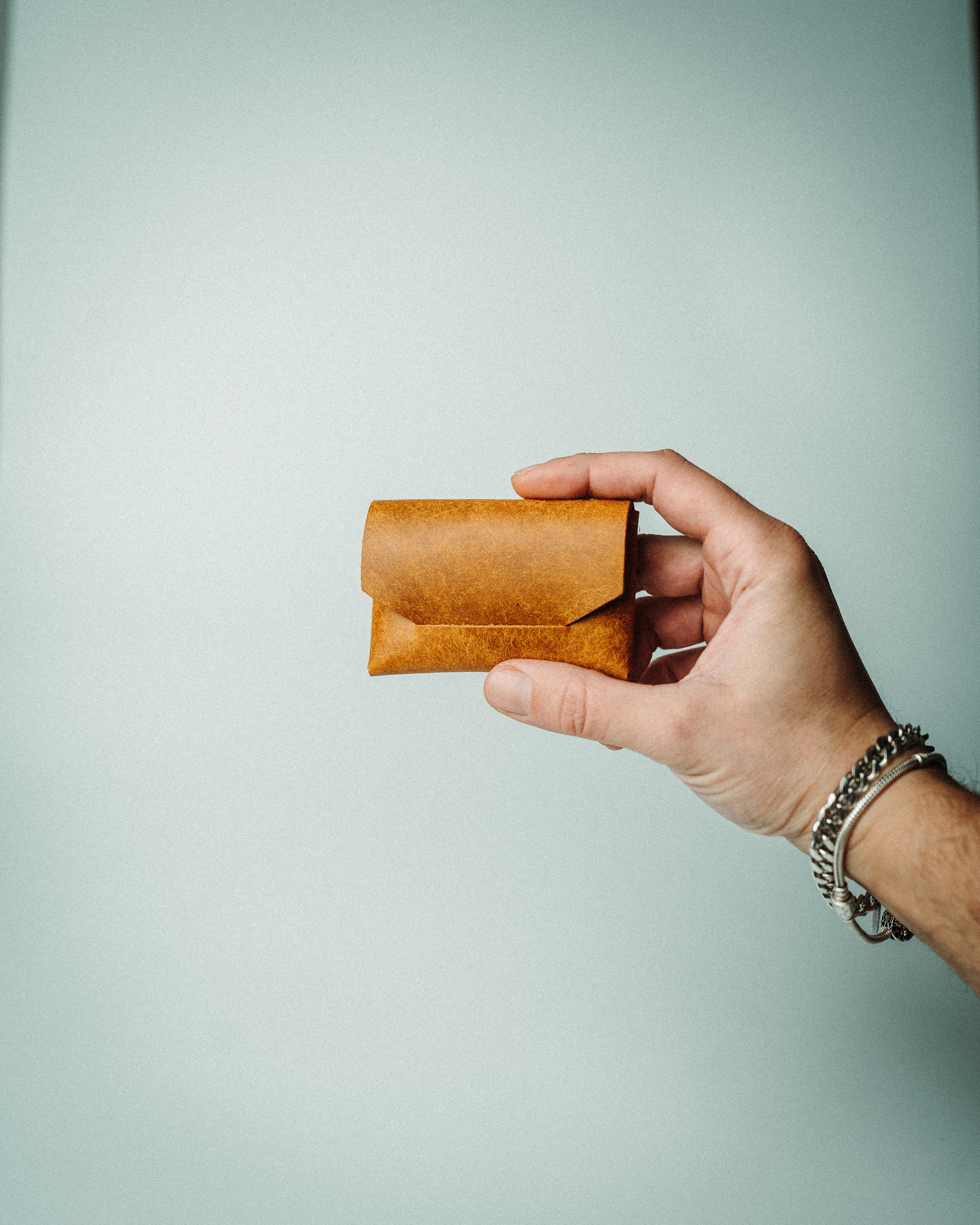 Pueblo Slim Leather Card Holder – Minimalist Handmade Wallet Gift