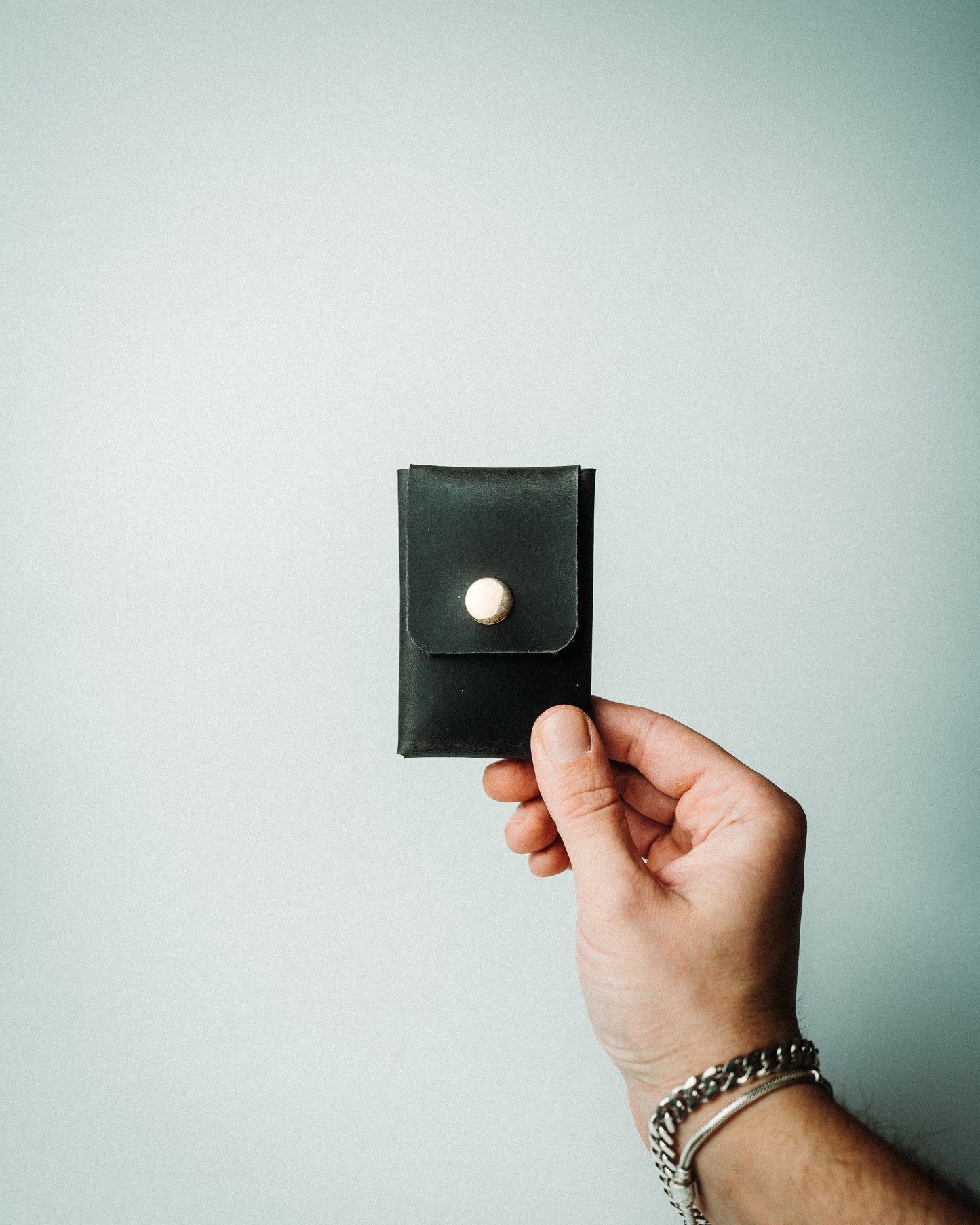 World’s Most Minimalist Wallet – Snap Version, Handmade Leather Card Holder