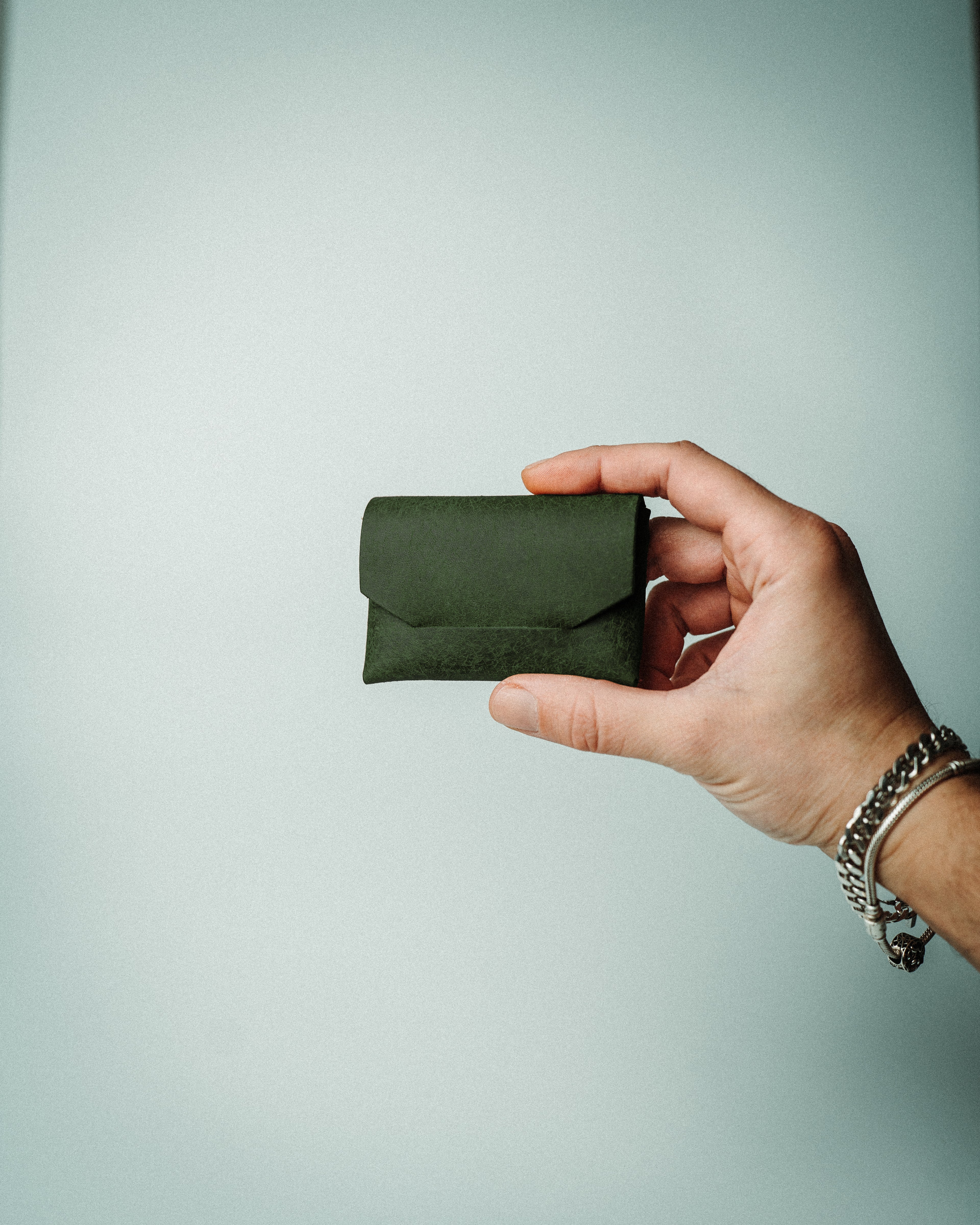 Pueblo Slim Leather Card Holder – Minimalist Handmade Wallet Gift