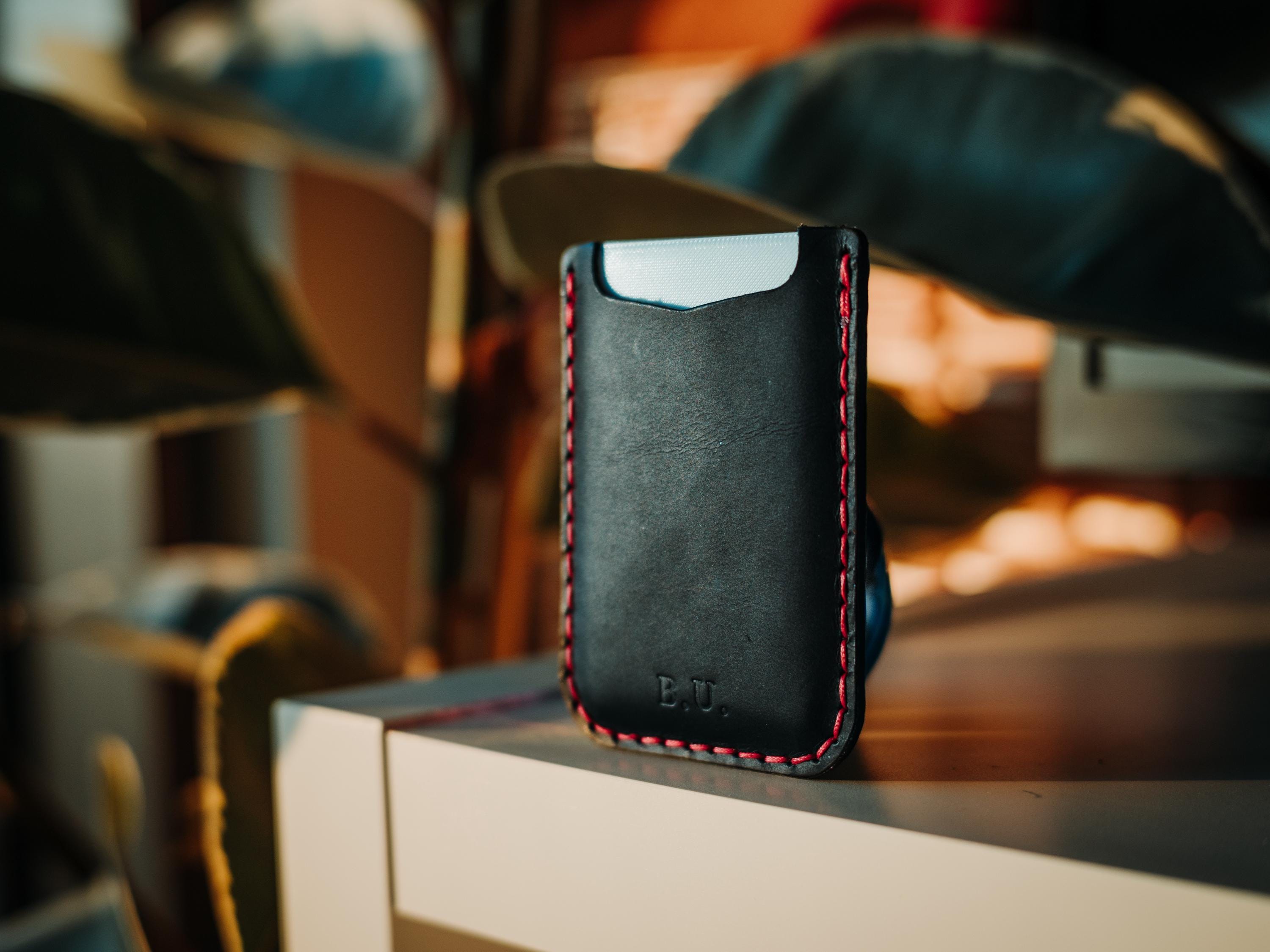 Black Leather Card Holder – Slim Minimalist Wallet for Men & Women