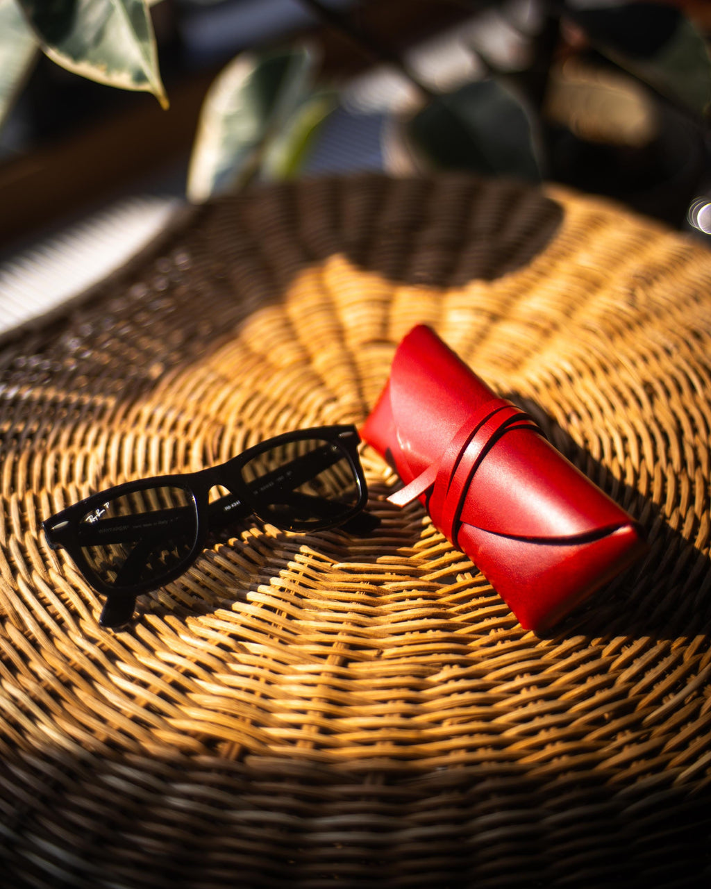 Glossy Leather Sunglasses Case – Minimal Slim Eyewear Sleeve, Travel Gift