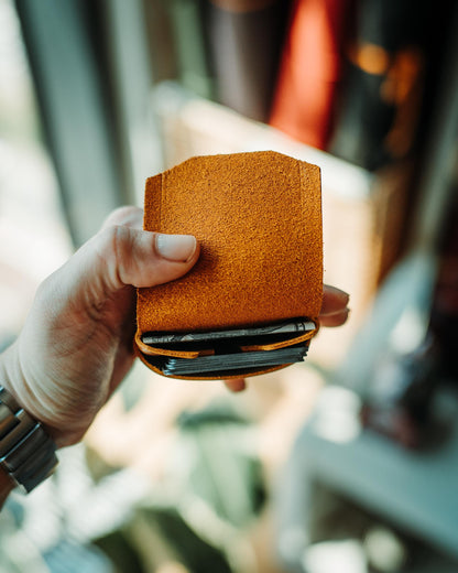 Glossy EDC Leather Wallet – Handmade Minimalist Cash & Card Holder