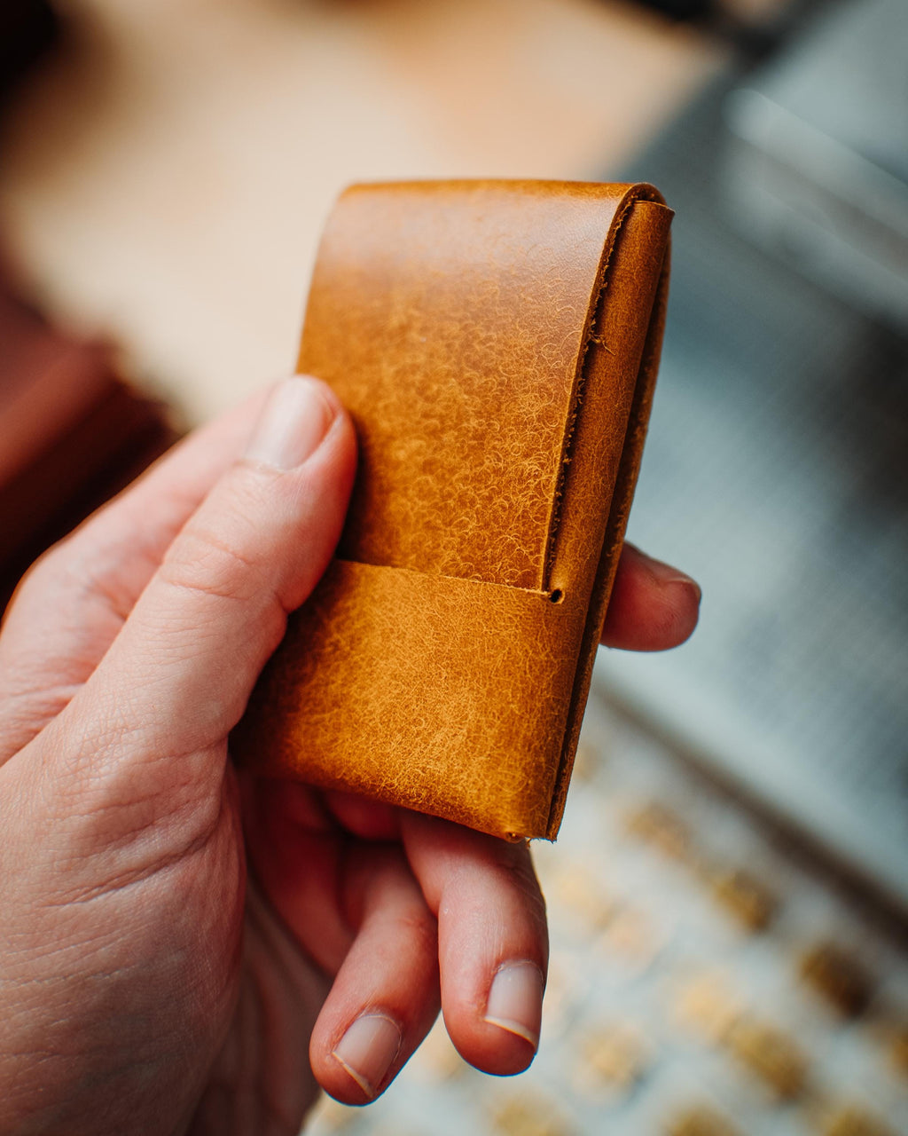 Pueblo Leather Minimalist Wallet – Slim Handmade Card Holder for Men & Women