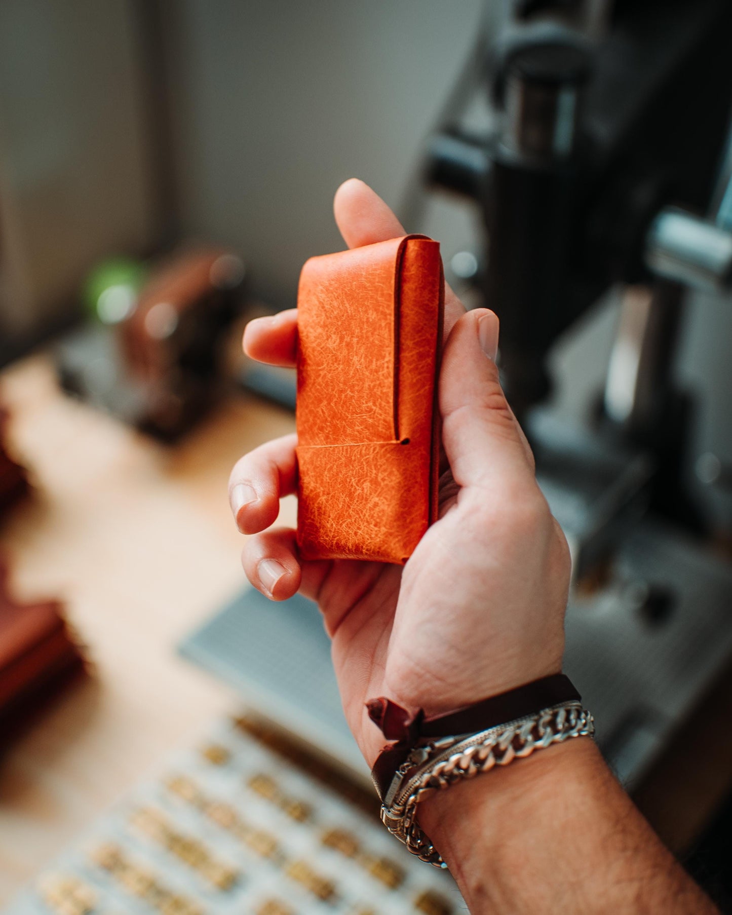 Pueblo Leather Minimalist Wallet – Slim Handmade Card Holder for Men & Women