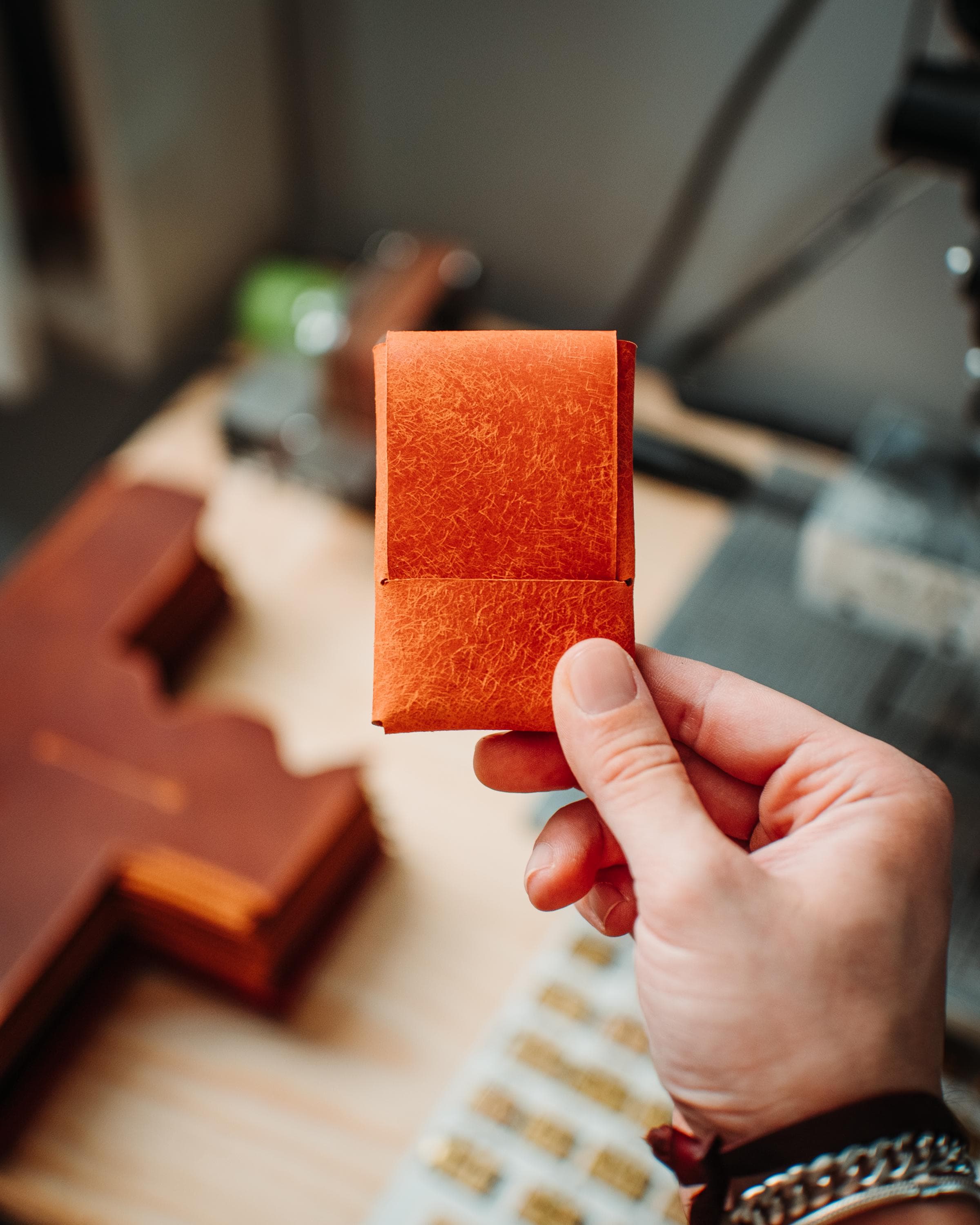 Pueblo Leather Minimalist Wallet – Slim Handmade Card Holder for Men & Women