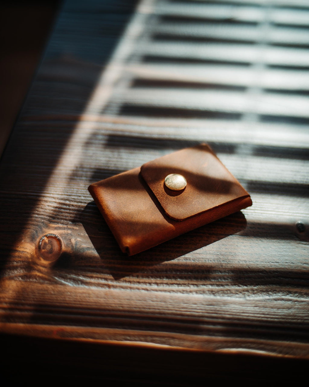 World’s Most Minimalist Wallet – Snap Version, Handmade Leather Card Holder