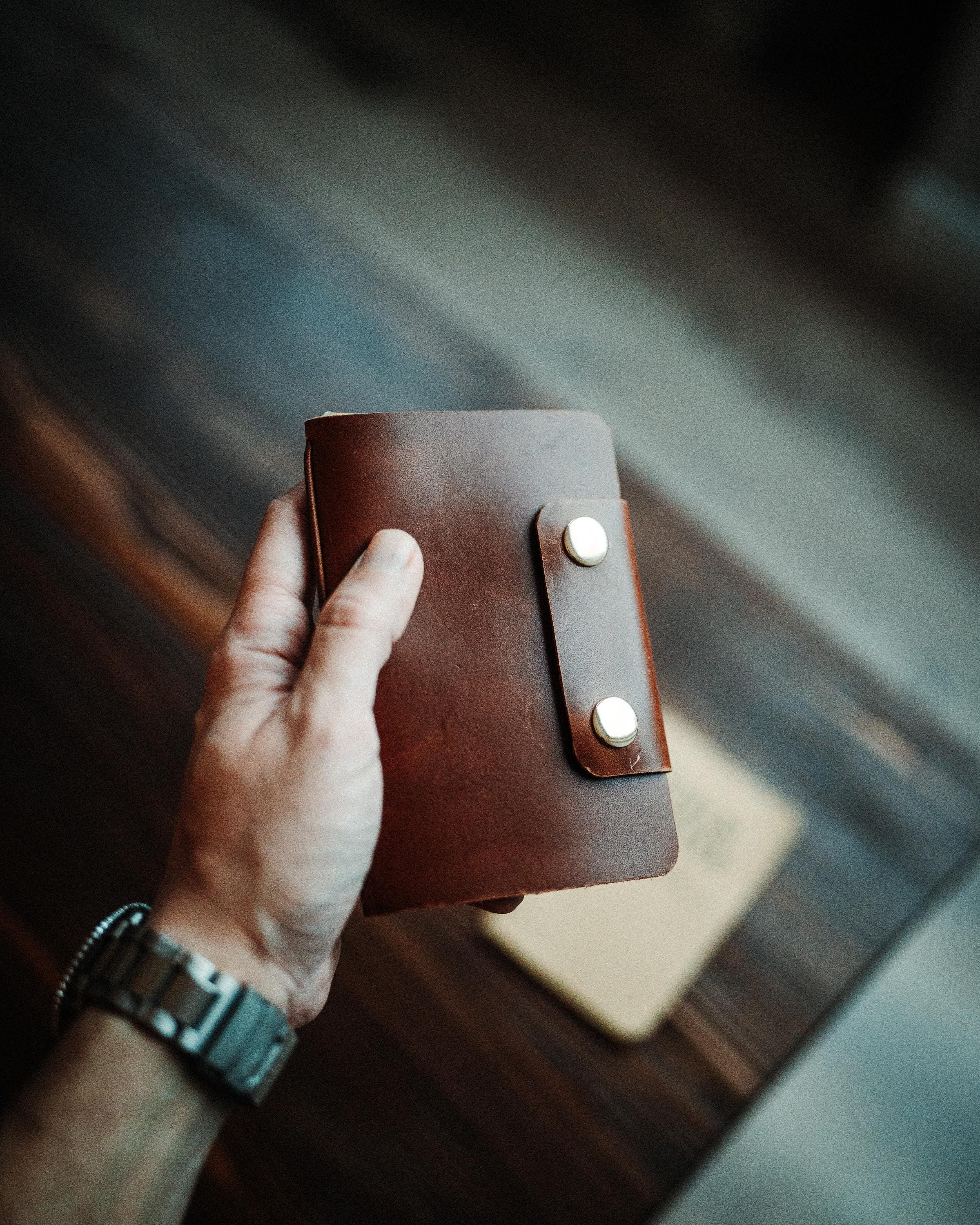 Handmade Leather Field Notes Cover with Pen Compartment