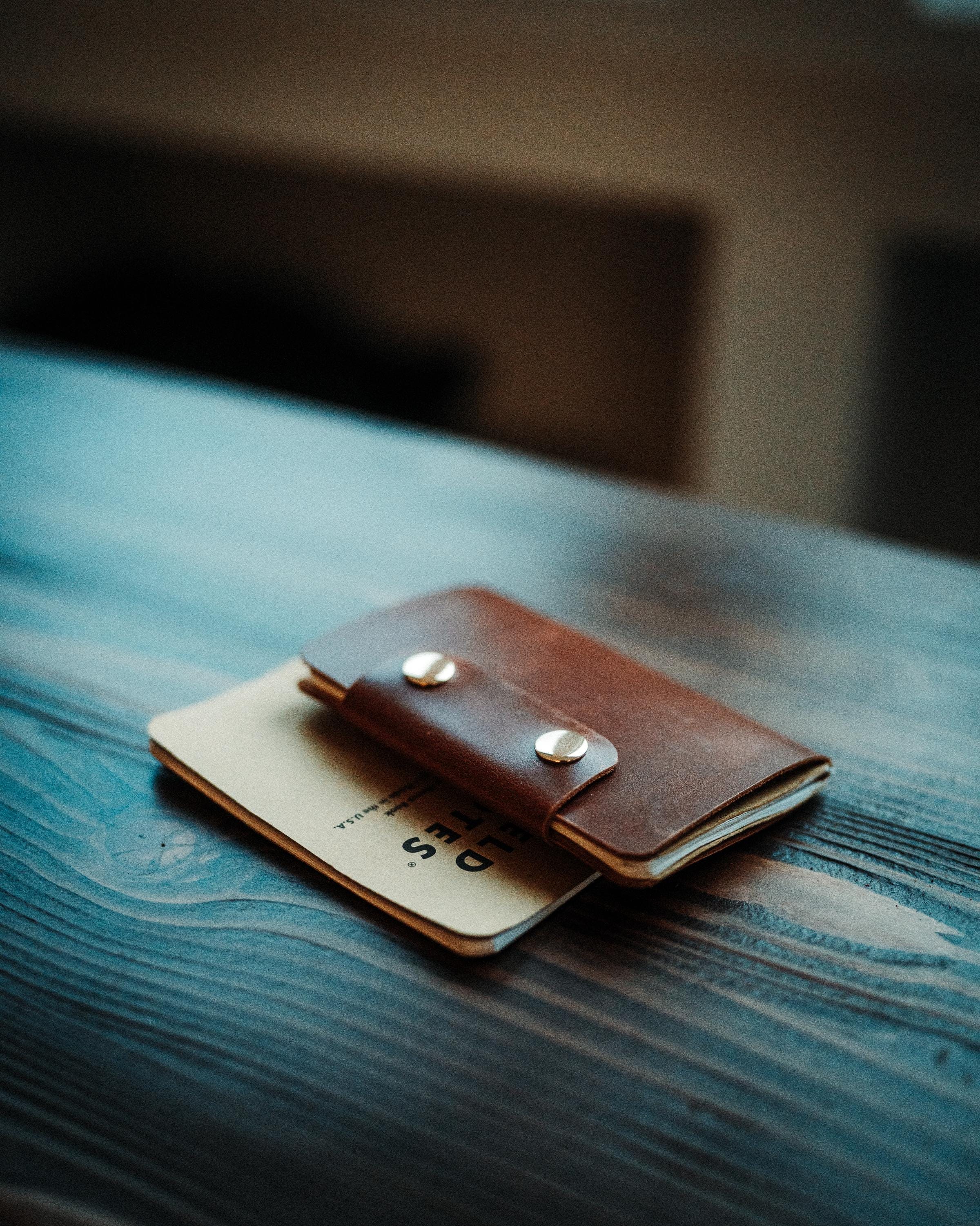 Handmade Leather Field Notes Cover with Pen Compartment