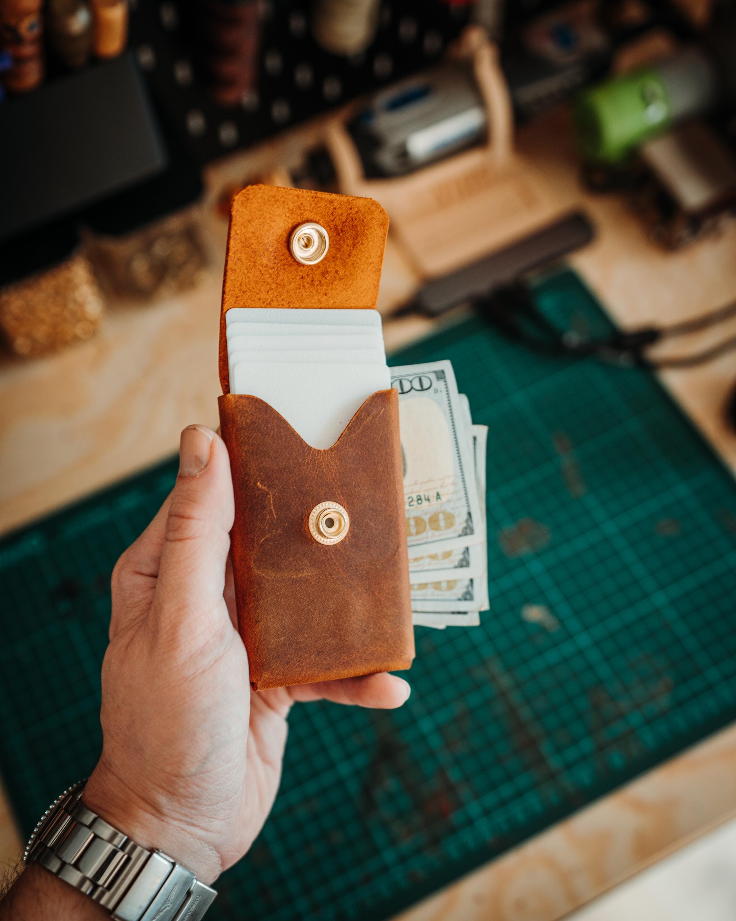 World’s Most Minimalist Wallet – Snap Version, Handmade Leather Card Holder
