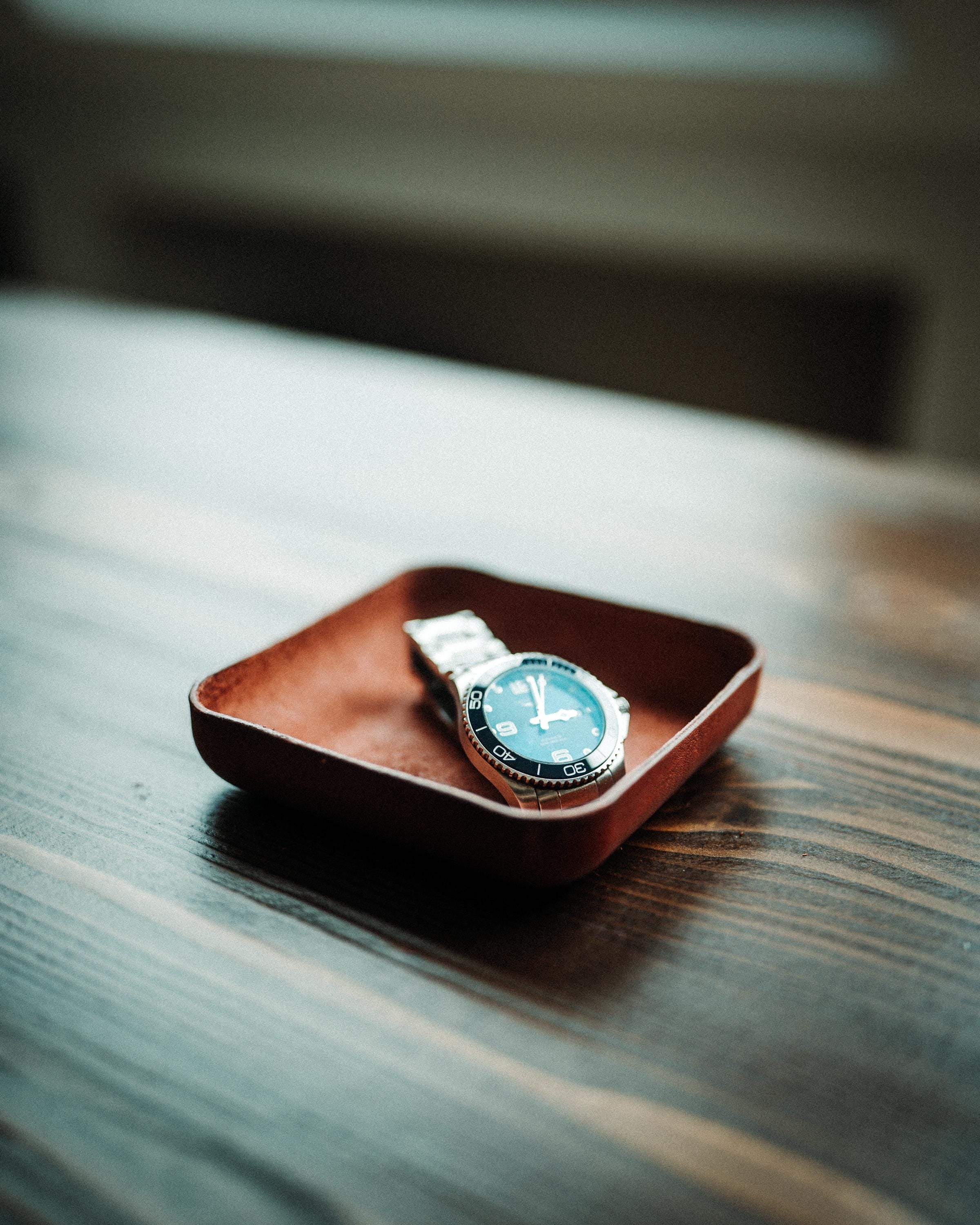 Handmade Leather Catchall Tray, Minimal Valet Tray, Desk Organizer Gift