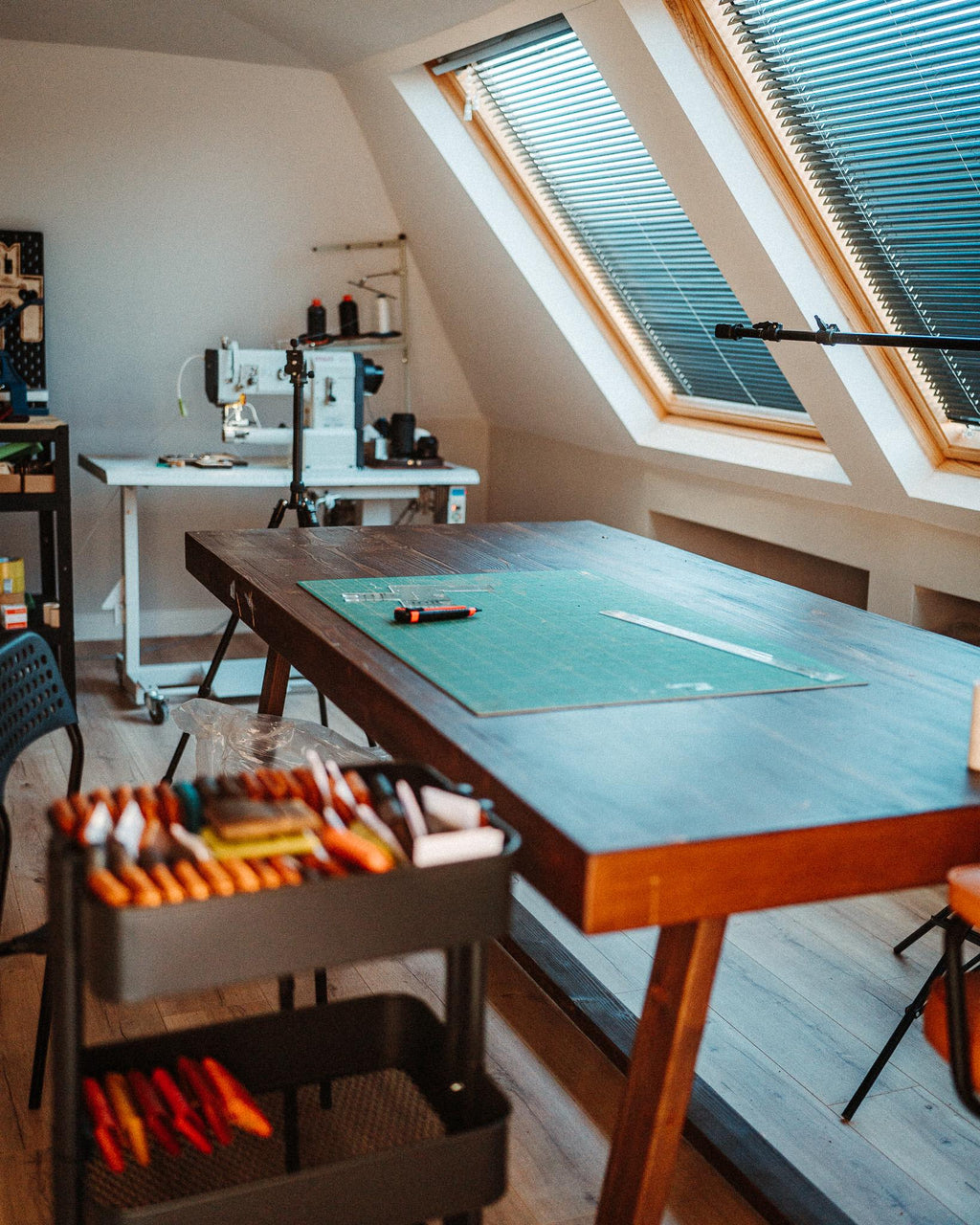 The Reeve Snap - Minimalist Ghost Pueblo Black Wallet