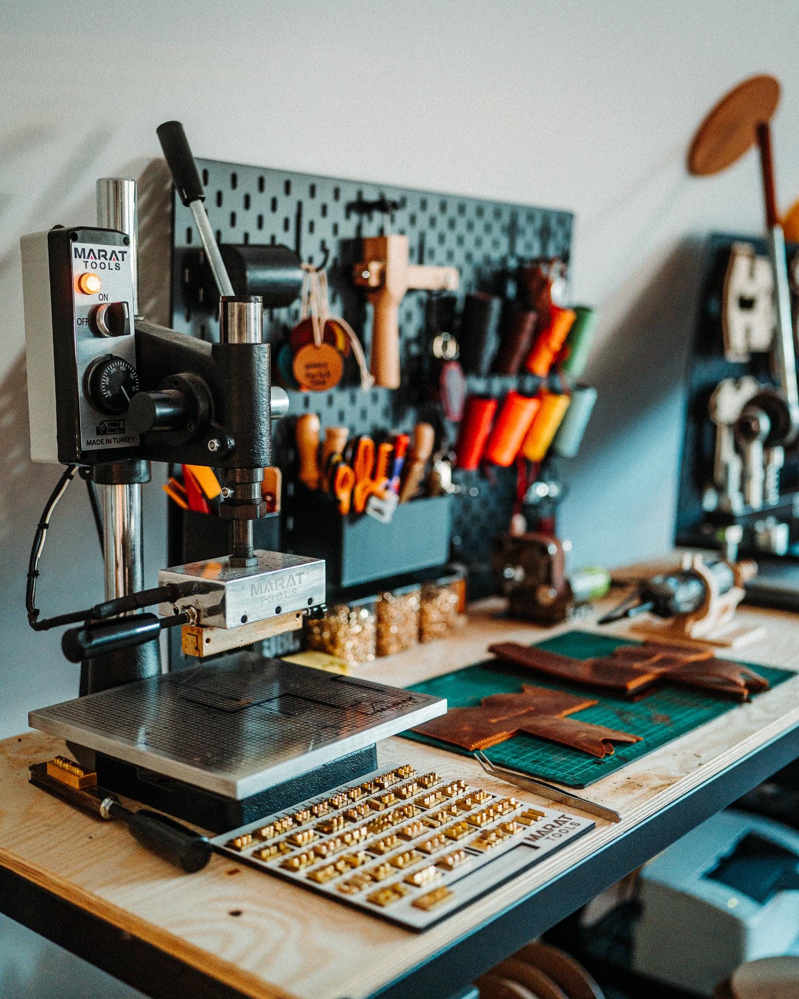 World’s Most Minimalist Leather Wallet – XL Edition, Slim Handmade Card Holder for Men & Women