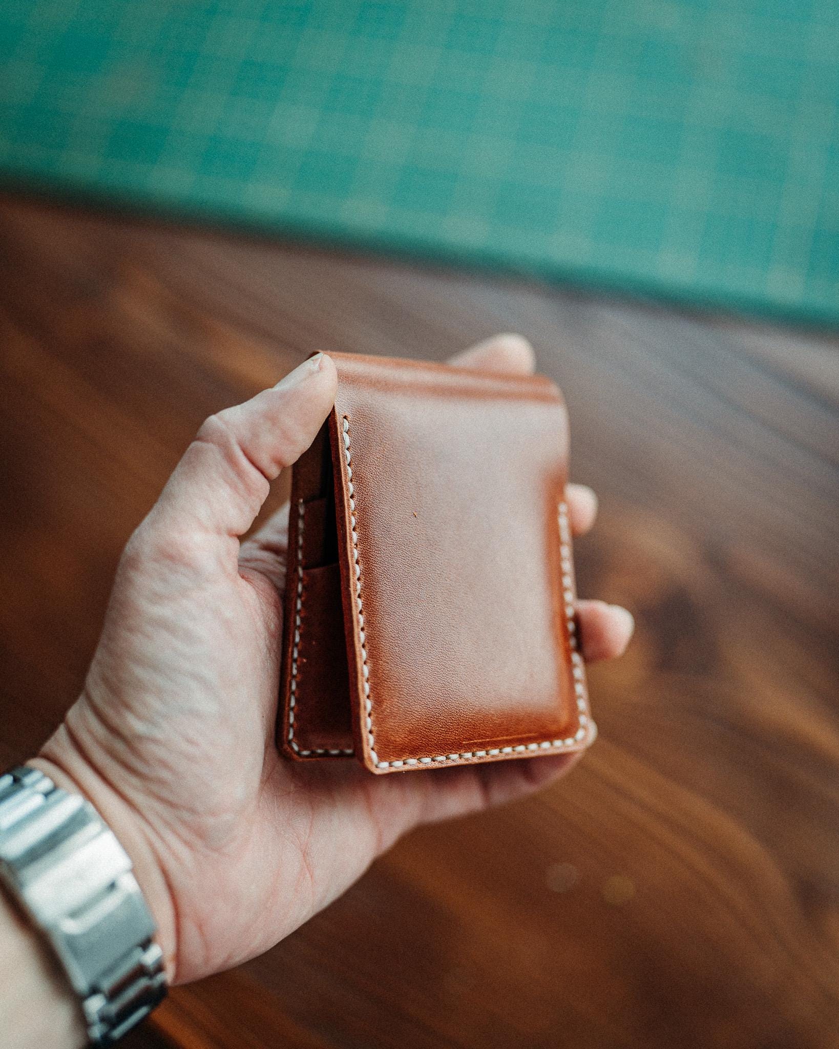 Minimalist Bifold Wallet – Slim Everyday Card & Cash Wallet