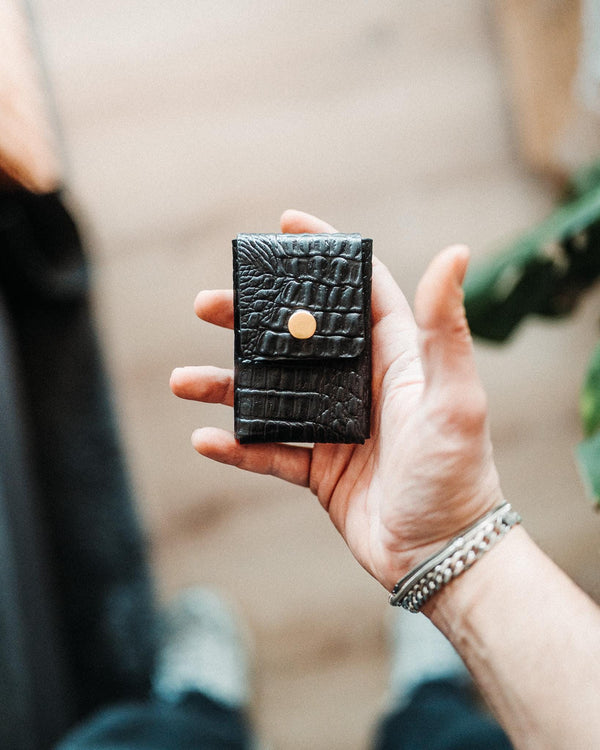 Crocodile World's Most Minimalist Wallet Snap Edition