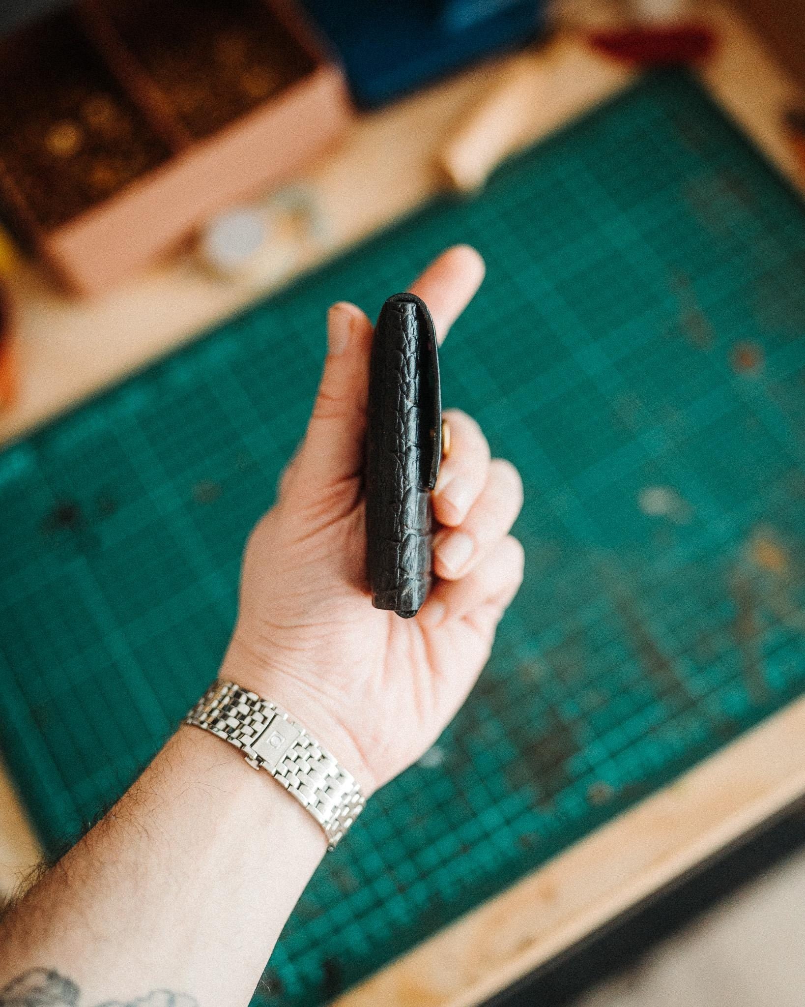 Crocodile World's Most Minimalist Wallet Snap Edition