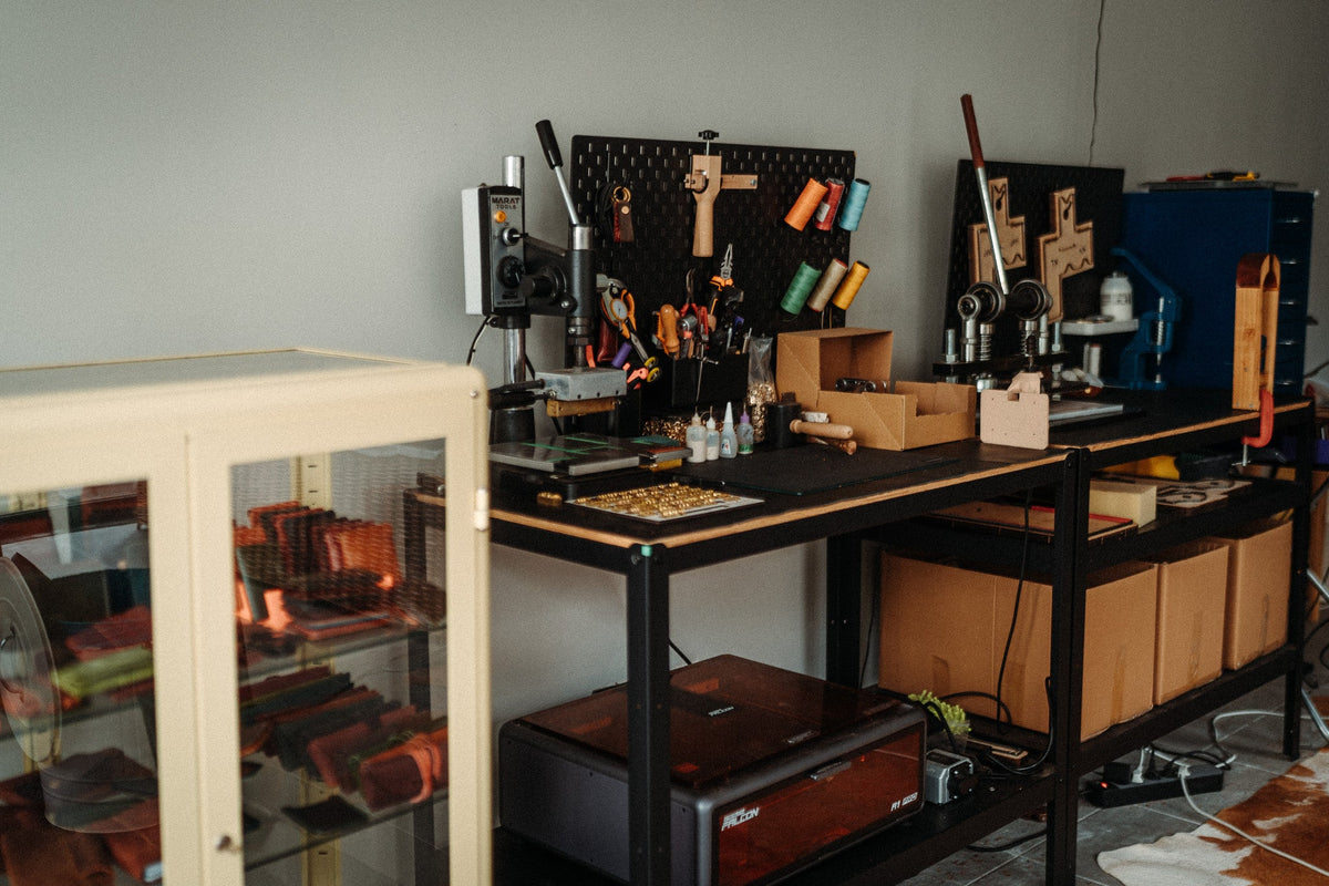 Workbenches, tools and the display cabinet